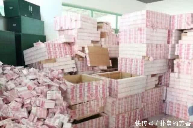 《西虹市首富》十亿现金去掉特效后真是凄惨,