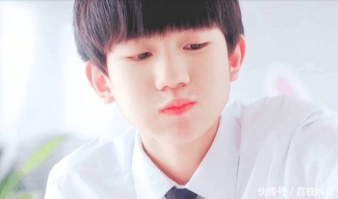 王源深夜电台伴人入眠,自己却还在学习,网友:认