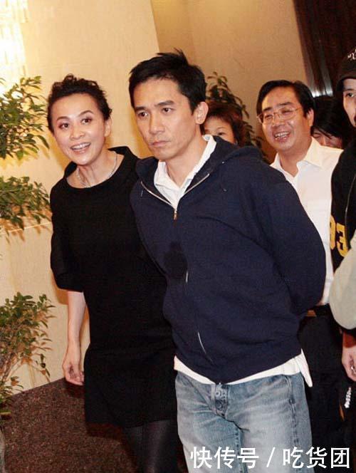 梁朝伟刘嘉玲全家福曝光,二人世界很幸福,网友