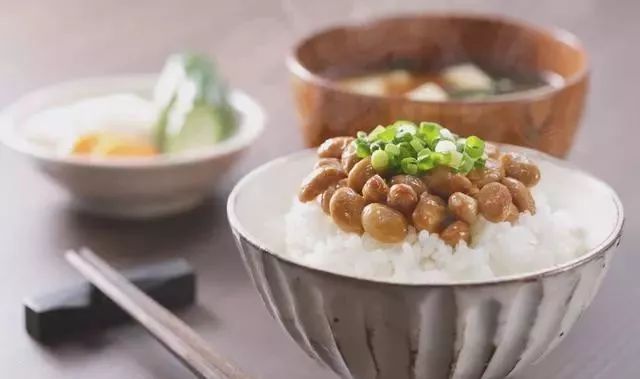 大家发现没,日本街头没有卖早餐的!