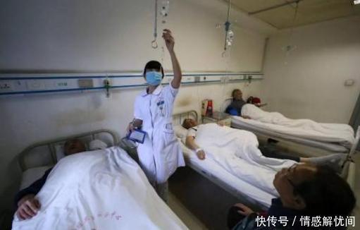 做了7年上门女婿,工资卡被岳母没收,亲爹重病