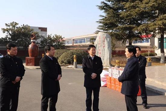 渑池县杨跃民到重点纳税企业走访慰问