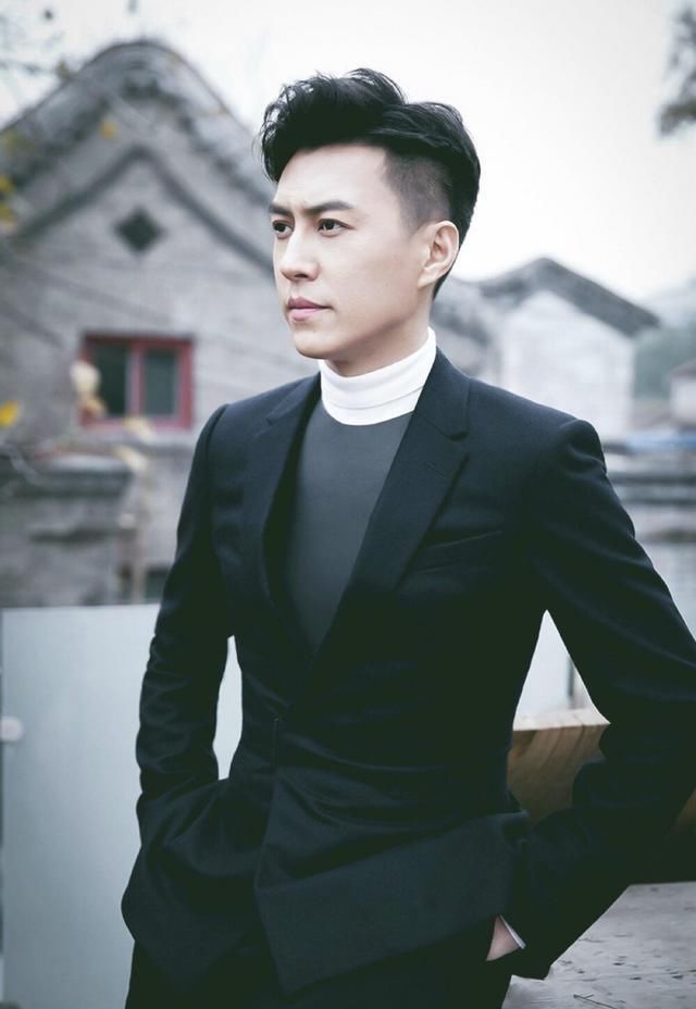 靳东拒绝和90后小花合作，老戏骨别忘了自己也曾有成长期