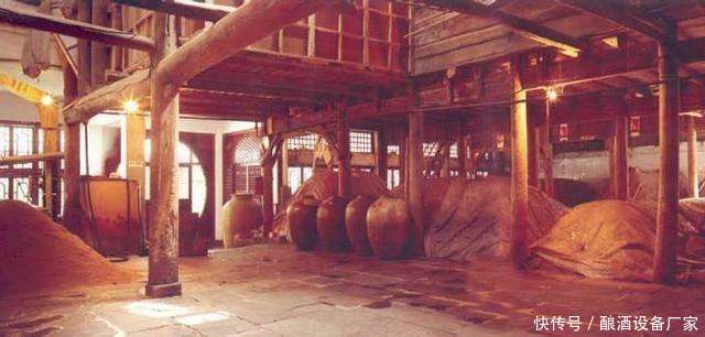 唐三镜黄丽娜: 一般白酒保质期是多久?