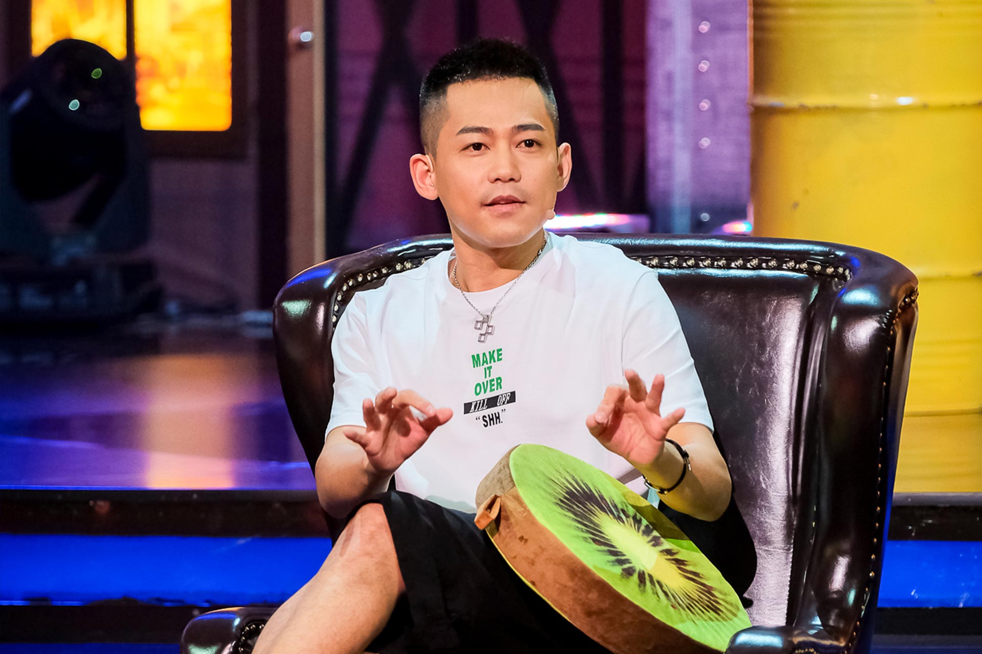 苏醒称娱乐圈为名利场 挺过压力全靠自信