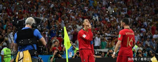 C罗连进三球让媒体跪服吹捧,但却依旧有人对他