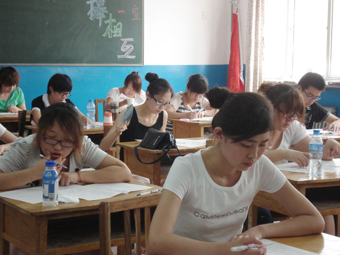 五年一贯制大专能否领第三年中专毕业证