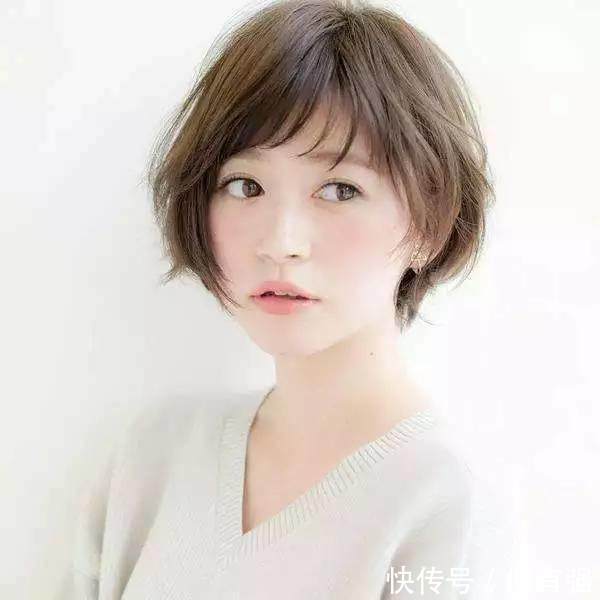 圆脸女生适合剪什么短发,脸上肉肉的,试一试赵