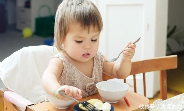 6-24个月辅食应该怎么吃?奶粉应该吃多少?科