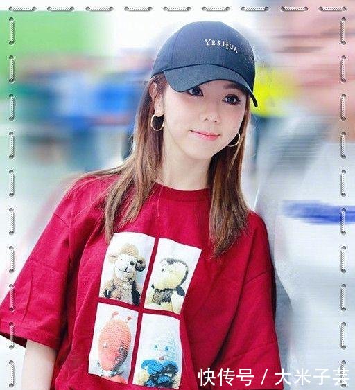 邓紫棋不过穿条破洞裤,就变竹竿腿,难怪富二代