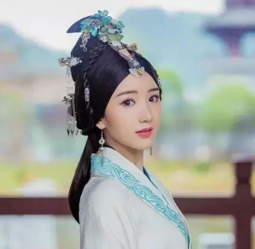 同款古装,热巴杨幂难分胜负,赵丽颖赢毛晓彤,郭