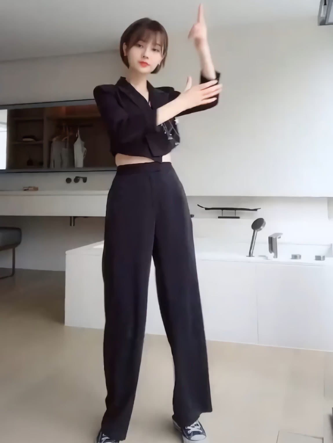 建议:女生不要只穿视频,学学00后这样搭配,躺模板裙子婴儿图片