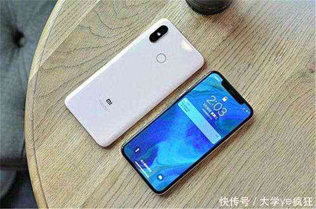 小米8和荣耀10到底该选谁?