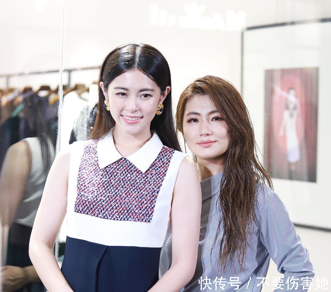 Selina经历烧伤后颜值回春 与妹妹任容萱同框气