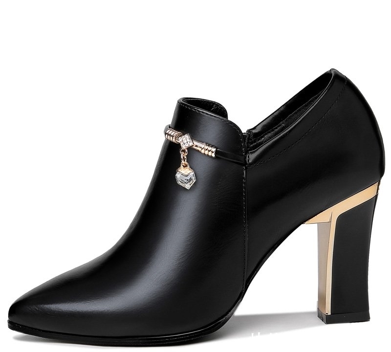 三十岁以上的女人试试这高跟鞋,舒适不累脚,穿