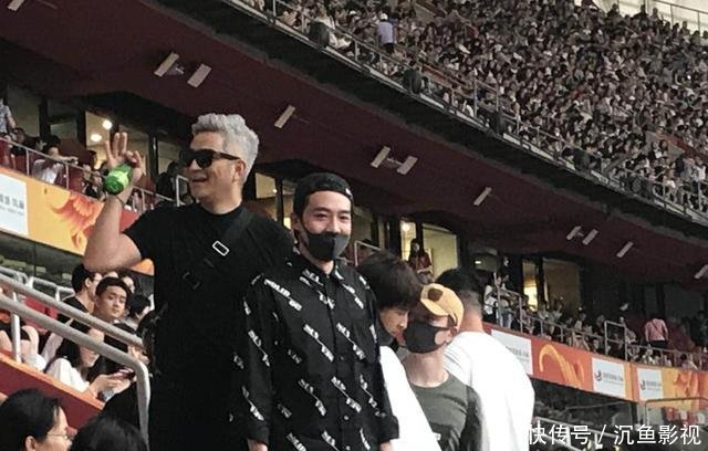 张杰北京演唱会,蔡徐坤、赵丽颖等明星到场助