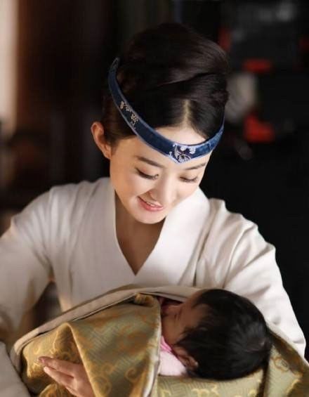 赵丽颖月子照片流出,附赵丽颖抱小孩照片,素颜