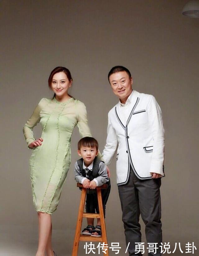 奥运冠军马琳被除名,如今自费指导刘诗雯比赛,两任妻子身材傲人 最新爆料