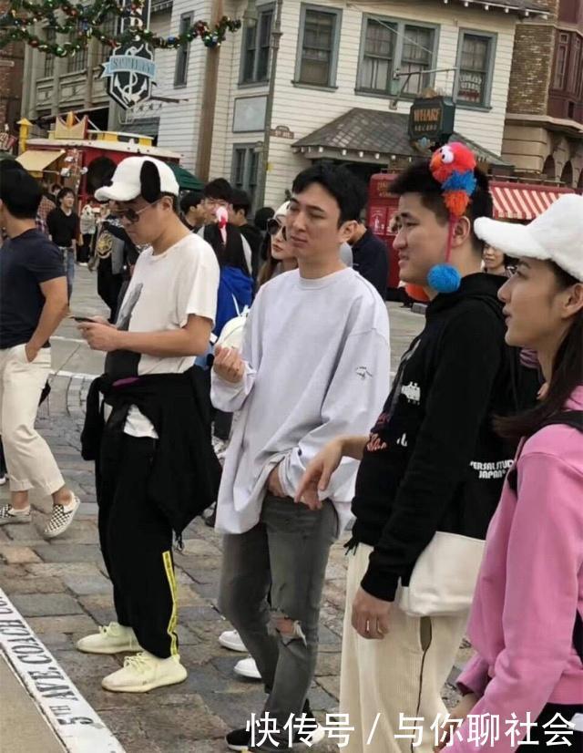 王思聪个人身高是多少 t01b5922e95dc0be10e.jpg