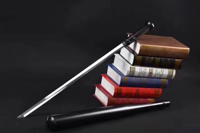 如何使用防身棍 t01b6371a88f66a11e2.jpg?size=640x427