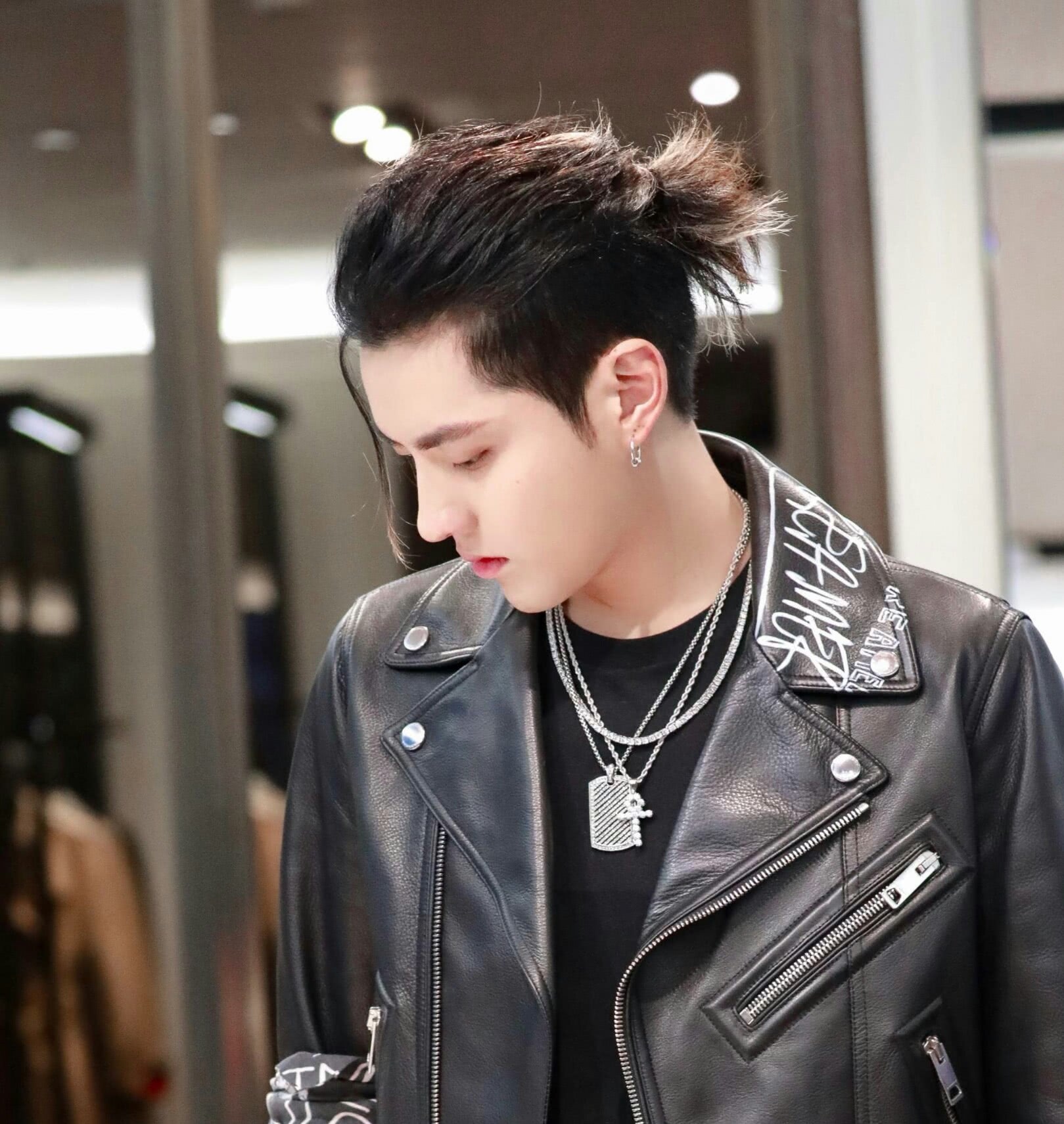 环球音乐否认吴亦凡抄袭,新歌分分钟打脸虎扑