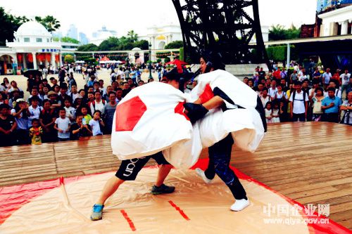 \＂五一\＂首日，深圳世界之窗有3万游客体验俄罗斯风情之旅