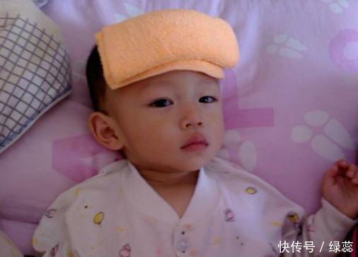 宝宝半夜发烧到39℃,遇到这几种情况,别犹豫,赶