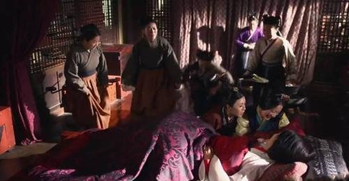 剧中女星生孩子, 杨颖像便秘, 秦岚最敬业嘴唇都