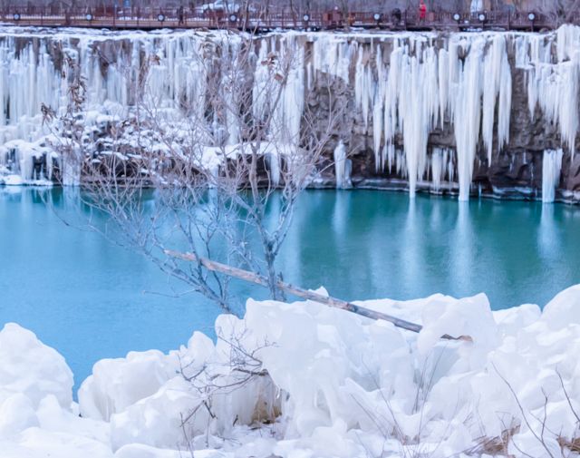 狂热又迷人 冰瀑布是冬天最美的风景