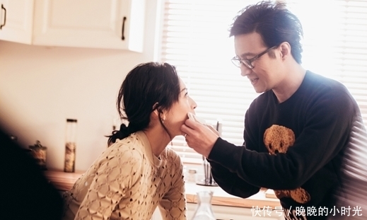 章子怡一不小心喝了烟灰,罪魁祸首却是与她朝