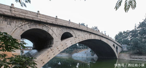 法国游客来中国后直言,中国造桥技术水平一点