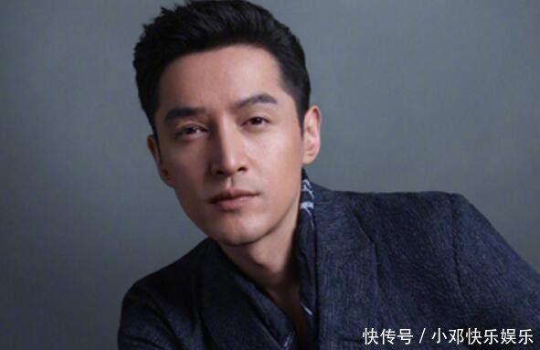 什么叫商务男 t01bb8bea3c444627db.jpg