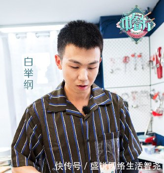 网友偶遇赵薇舒淇录节目,无修图路透照流出,两