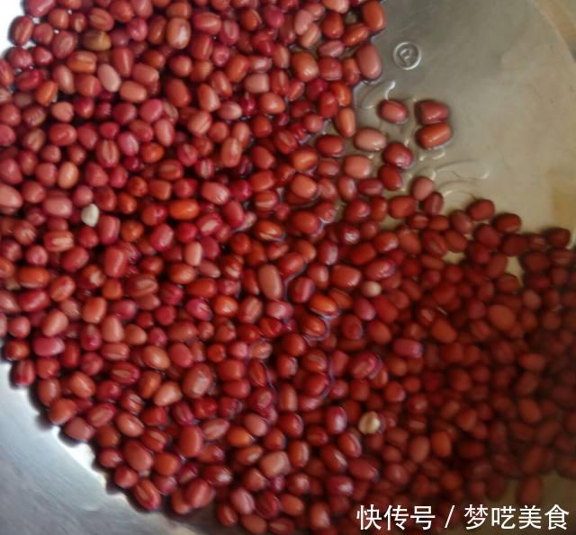 怎么做红豆沙馅料 t01bfbd9365b2243ffc.jpg