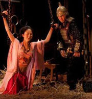 美艳皇后惨遭裸刑致死