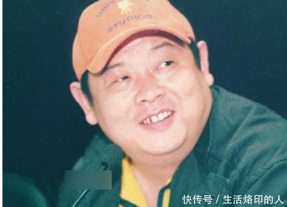 55岁男星演艺生涯,追悼会上导演冯小刚主持,张