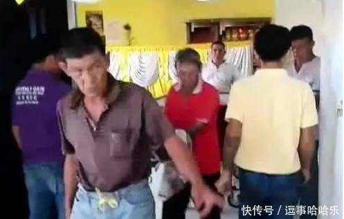 420斤胖子离世,火葬场员工说的话让家属气的直咬牙