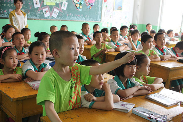 爸爸姓刘,给儿子取个名字,女同学见了他,都不