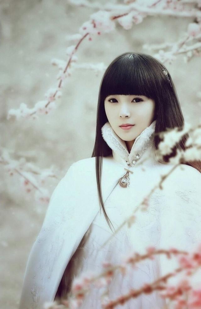 让人又爱又恨又心疼的女子,白飞飞岳绮罗,你站谁?