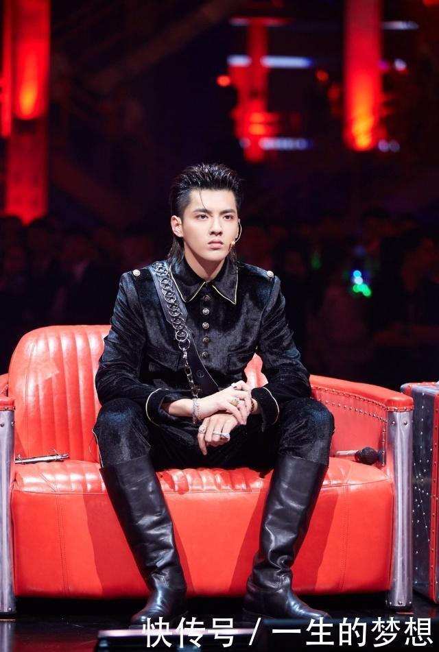 唐嫣邓超邓紫棋黄晓明等给吴亦凡庆祝,帮宣传