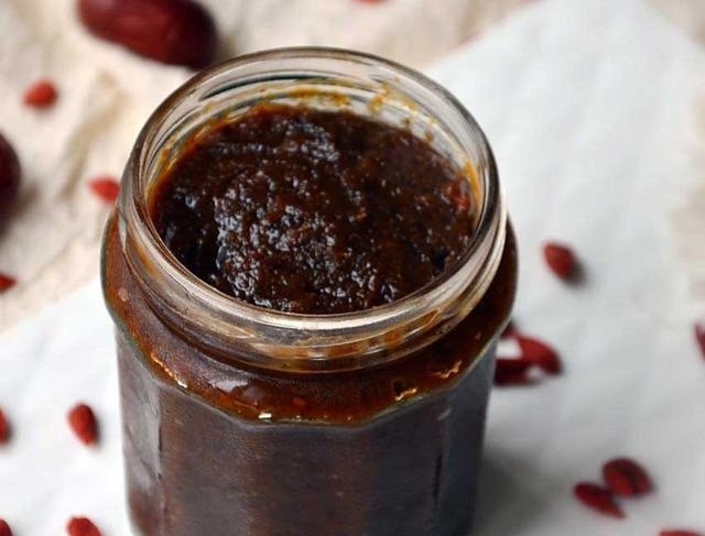 蜂蜜加什么养颜最好 t01c2f0ab42e0e3aefd.jpg