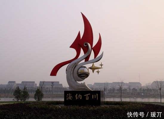 中国最富裕的小村:每户送1斤黄金1斤白银,别墅都是送的