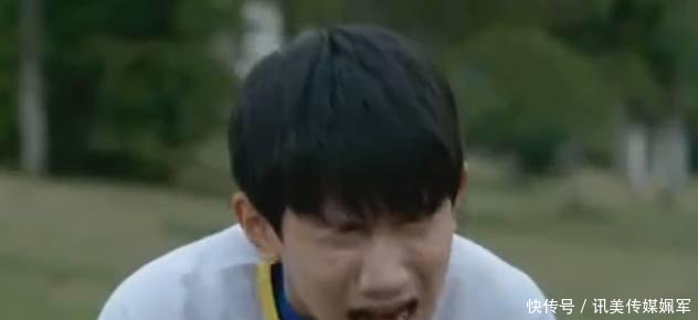 tfboys拍哭戏,千玺嘴角抽搐,王源耳根爆筋,而他