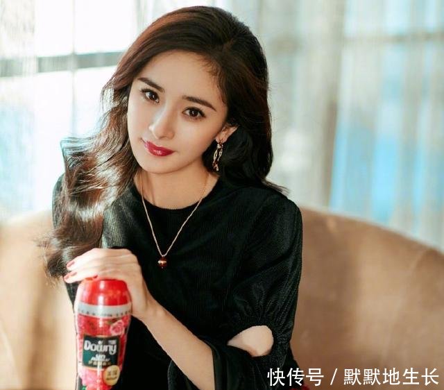 杨幂的坐姿绝了,把腿夹成这样,网友腿玩年