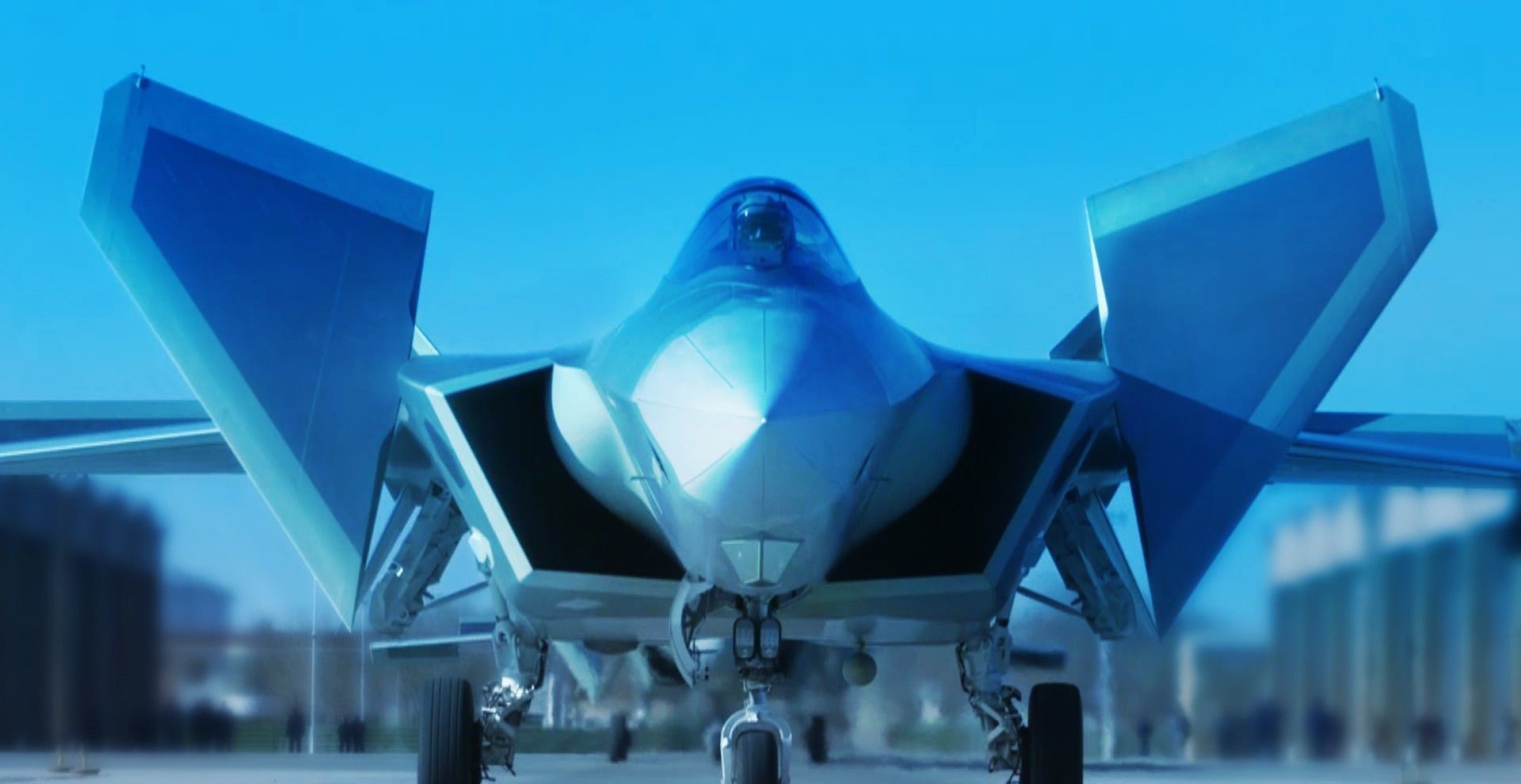 歼-20隐形战机鸭翼设计不利于隐形 细节图片对