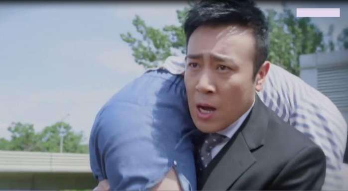 《下一站别离》盛夏搬家, 秋阳往外推门导致盛