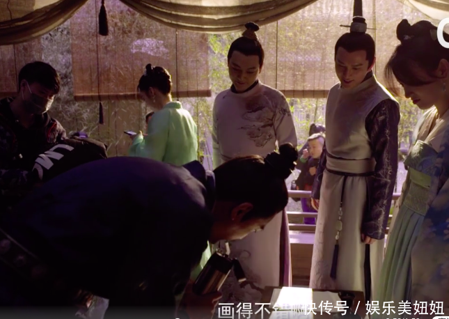 知否花絮:赵丽颖把人物画畸形,冯绍峰却宠溺