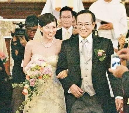 周星驰的一生所爱是娟妹,朱茵是捆绑炒作周星驰23年的前任 周星驰的一生所爱是娟妹,朱茵是捆绑炒作周星驰23年的前任