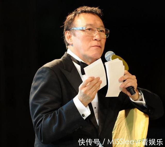他在香港娱乐圈没人敢惹,就连英皇老板都怕他