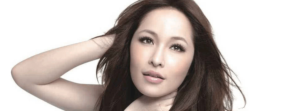 母亲去世继承10亿遗产后退出娱乐圈的她,出入